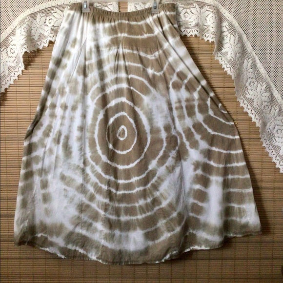 CHICOS tie dyed maxi-skirt summer lightweight flow - Picture 2 of 14